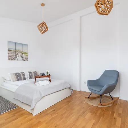 Radziwillowska Cracow Planty By Renters Apartamento Cracovia